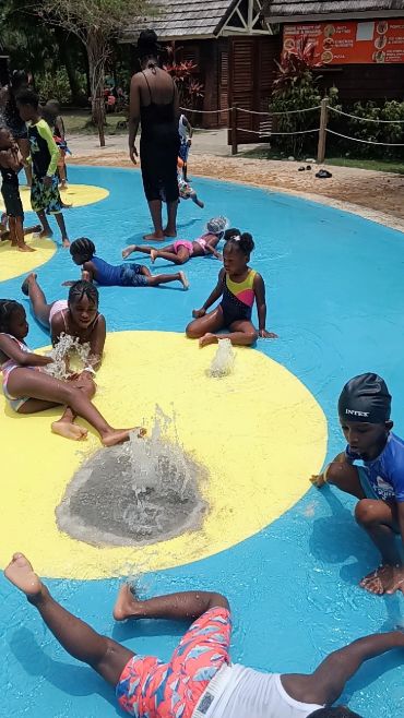 Community group at Dunns River outing
